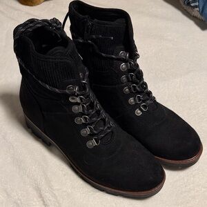 Cliffs Black Lace-Up Ankle Boots